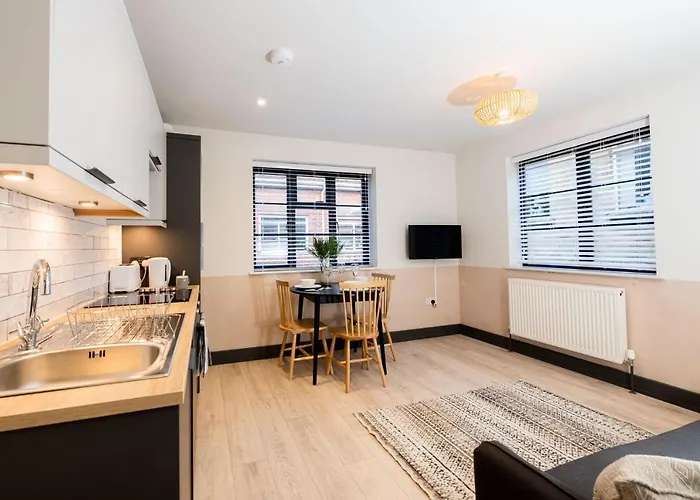 1 Castle Mews